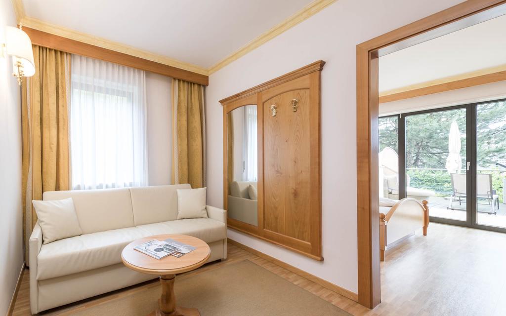 Hotel Sonnenburg Merano Quarto foto